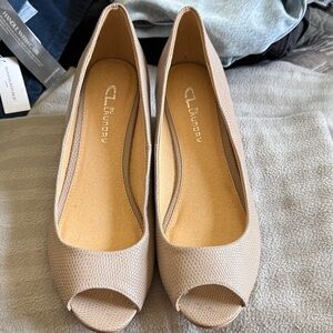 CL by Laundry Women's Taupe Textured Peep-Toe Flats